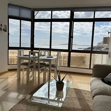 Pieds Dans L'eau - Vue Sur - Playa De