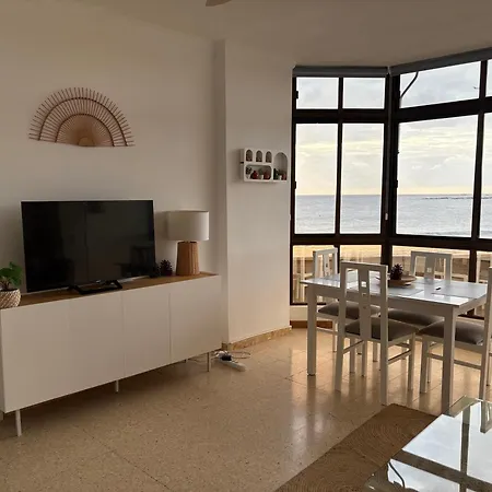 Pieds Dans L'eau - Vue Sur - Playa De