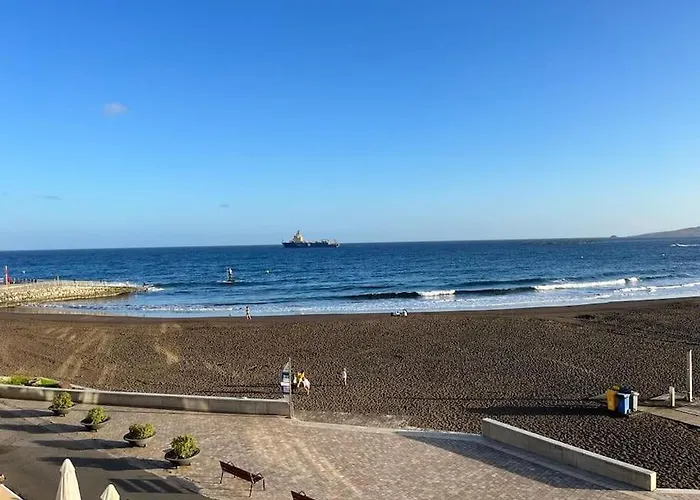 Pieds Dans L'eau - Vue Sur - Playa De